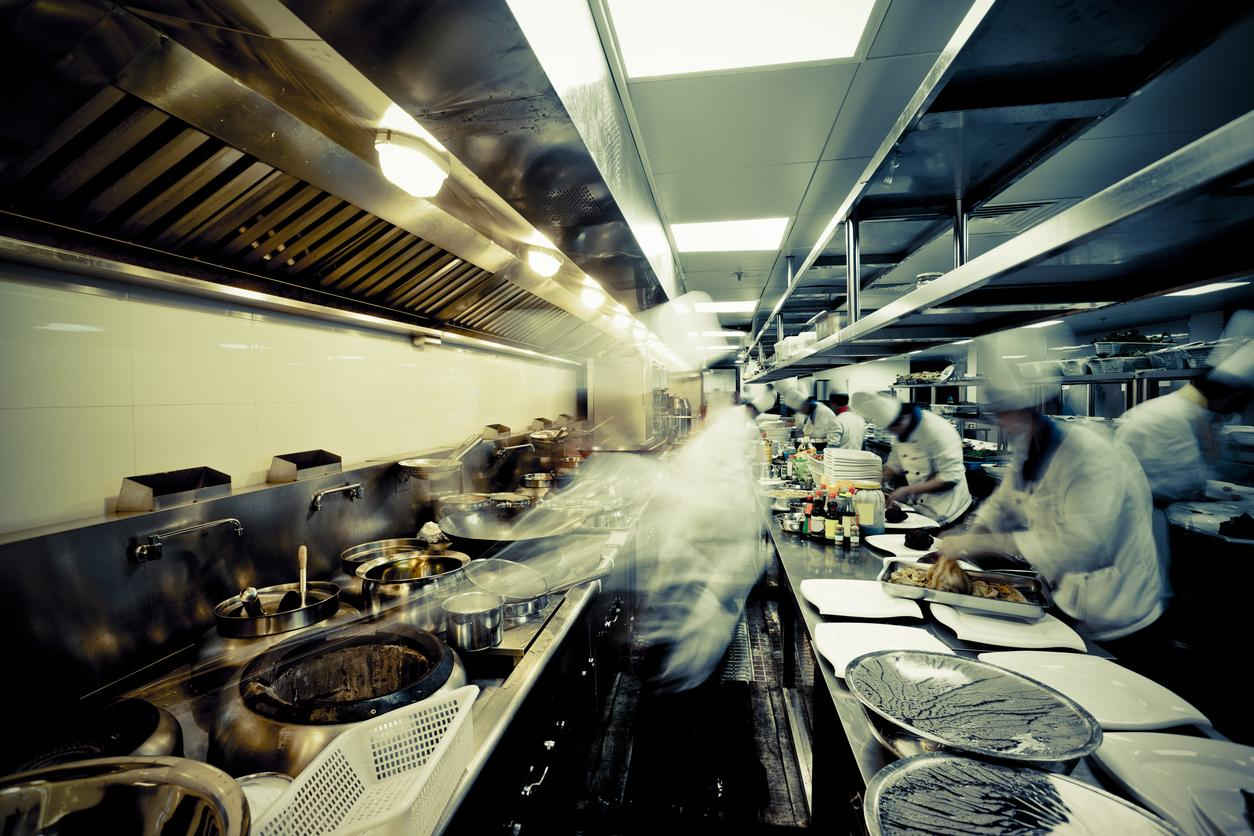 Maximizing Efficiency: The Benefits of Custom Fabrication for Commercial Kitchens